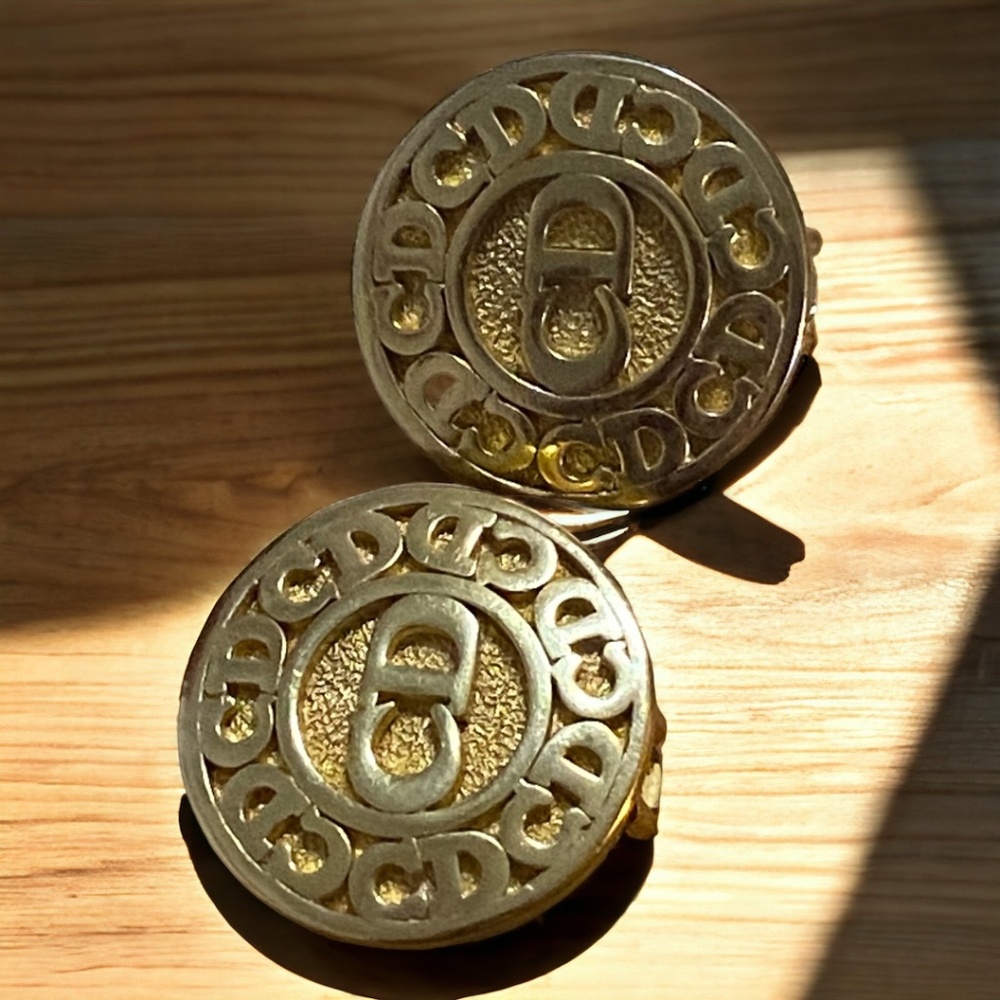 Christian Dior Authentic Vintage Rare “CD” Logo Round Clip-On Earrings